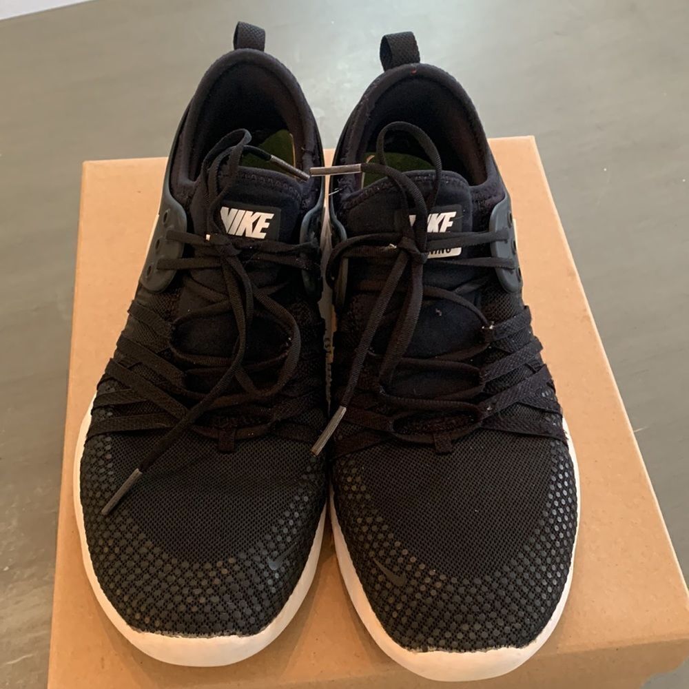 Nike Free Runs - Picture 3 of 11